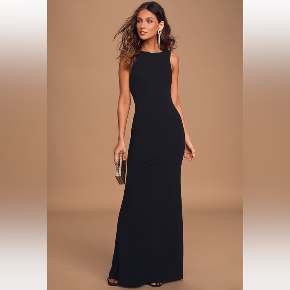 New with tags. Black maxi dress, fitted, high neck, low back dress from Lulu’s.